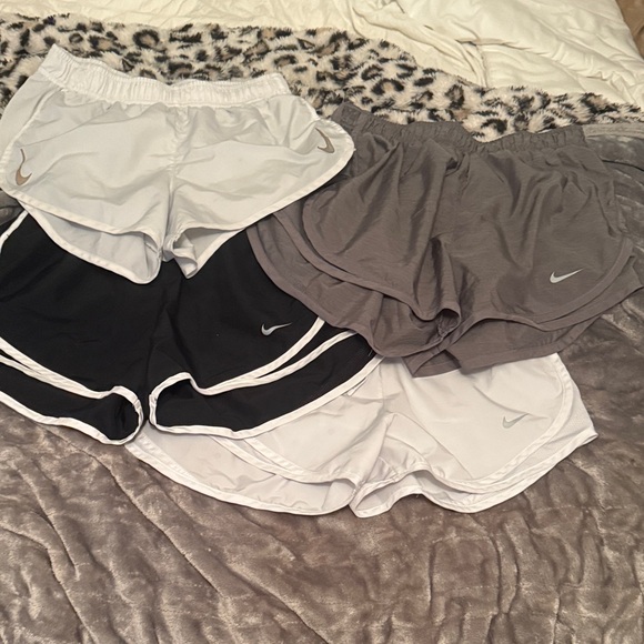 Nike Pants - Medium Nike Women's Athletic Shorts - Black, Gray, and White Set